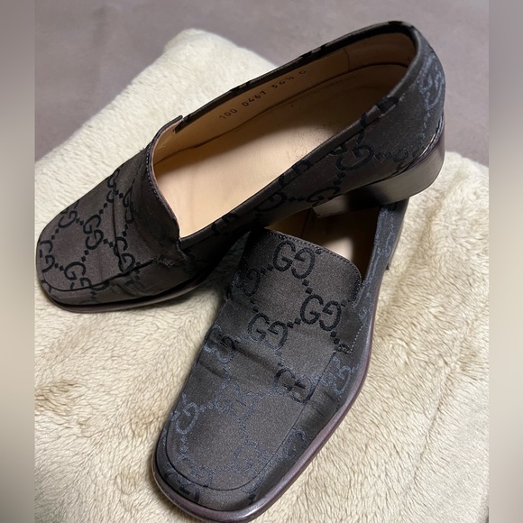 EUC. GUCCI LOAFER SHOES - Picture 2 of 7
